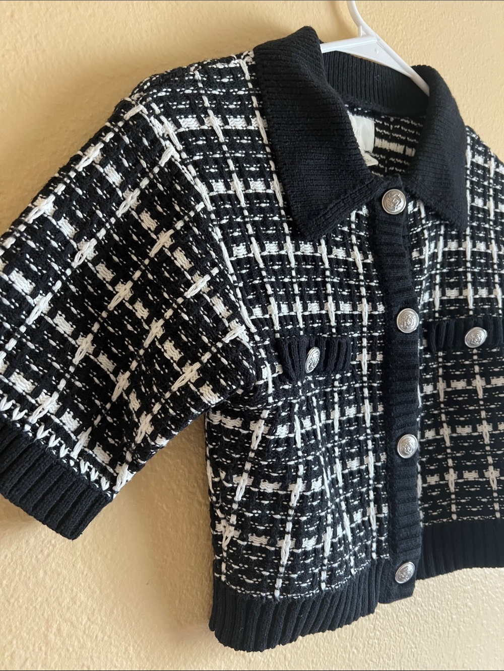 H&M Black and White Tweed Short Sleeve Button-Up Crop Cardigan size XS